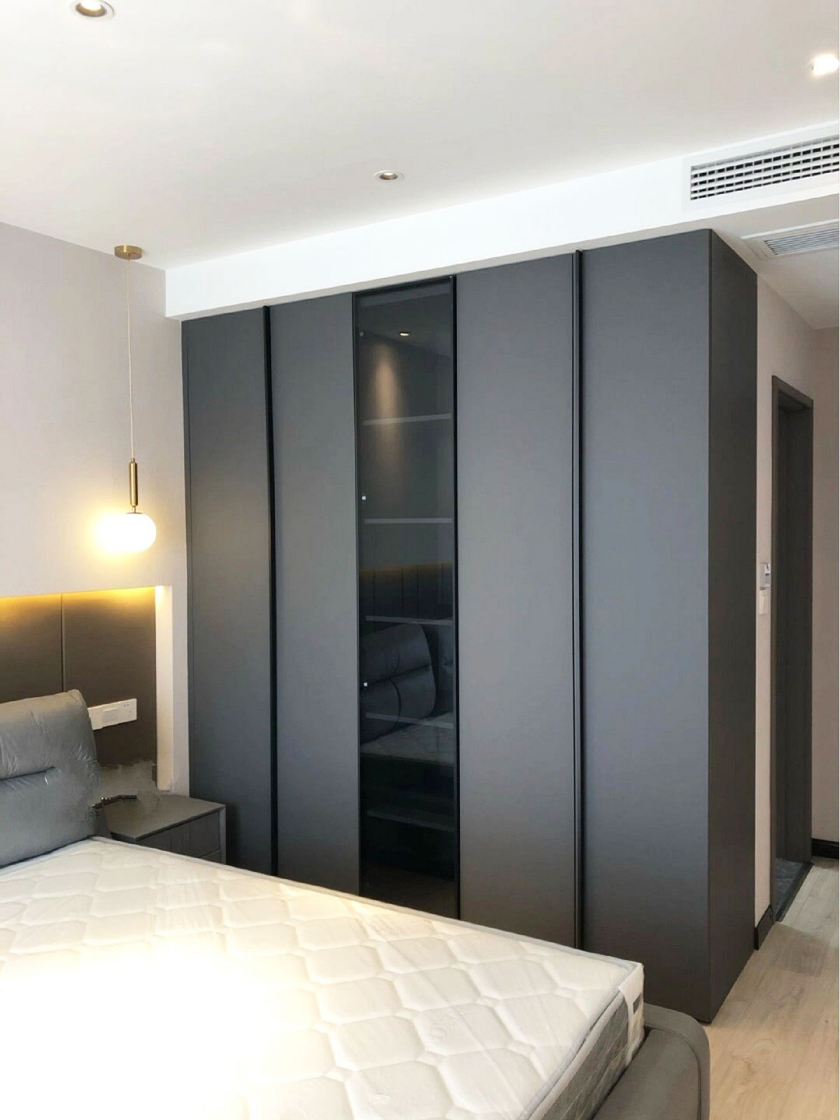 Fashion Show in the Wardrobe: Customized Wardrobe, Showcasing Your Personal Style