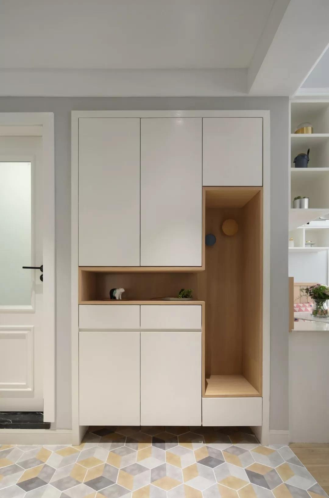 Custom Shoe Cabinets: Tailored Storage for Your Footwear Collection